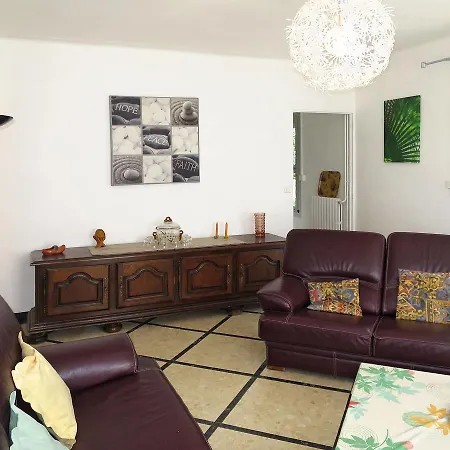 Nyaraló Ferienhaus 150s